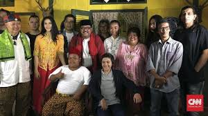 Lia kemudian menerima peran sebagai sarah di sinetron si doel. Cerita Suti Karno Di Balik Atun Kejepit Tanjidor