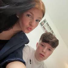 Hey guys just wondering if anyone could gift me battle pass my user is  leah220423xx am