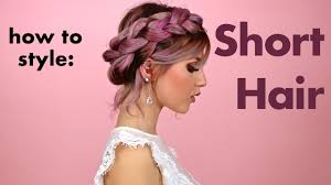 Her penchant for curly hair doesn't limit her creativity; How To Style Short Hair With Bangs Youtube