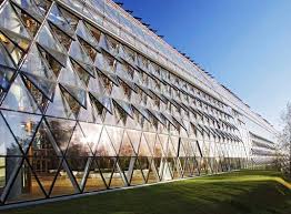 Stunning Glass Faceted Office Wins Green Architecture Award Green Architecture Architecture Awards Glass Building