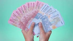 Ia juga mencerminkan bagaimana kamu membuat rencana kehidupanmu kedepannya. Mimpi Diberi Uang Tak Selalu Buruk Berbahagialah Ternyata Pertanda Baik Ada Rezeki Dan Pertolongan Tribun Madura