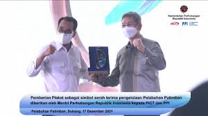 Pt perusahaan perdagangan indonesia (ppi) sebagai bumn perdagangan dan logistik terus berkomitmen melayani lebih baik dalam proses transformasi ekosistem pangan . Pt Ppi Officially Becomes The Operator Of The Patimban Port Management