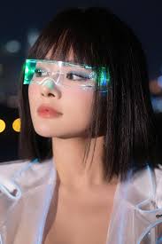 Hậu ly hôn, Vũ Thu Phương đời thực xinh đẹp ra sao?