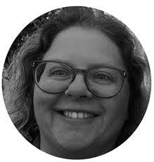 Fran Foreman's Instagram, Twitter & Facebook