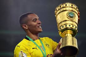 Born in winterthur, manuel akanji has also played in schweizer pokal for basel. Manuel Akanji Took A Big Step Forward This Season Fear The Wall