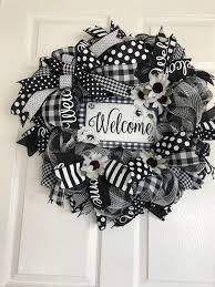 Black And White Wreath Images Welcome Black White Wreath Daisy Welcome Sign Everyday Decor Spring Welcome Wreath Front Porch Decor Judyscr White Wreath Welcome Wreath White Mesh Wreath