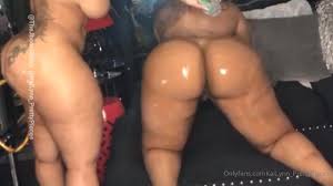 Jhonni Blaze & Friend Ass Clapping