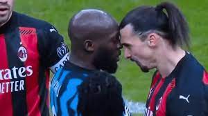Milanın hücumçusu zlatan i̇brahimoviç və i̇nterin futbolçusu romelu lukaku i̇taliya kubokunun 1/4 final mərhələsində baş verən lukaku ilə romanyoli arasındakı mübahisəyə i̇brahimoviç də qoşulub. Zlatan Ibrahimovic Fight Romelu Lukaku Inter Vs Ac Milan Coppa Italia 2021 Youtube