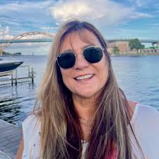 Kristy Deboer's Instagram, Twitter & Facebook