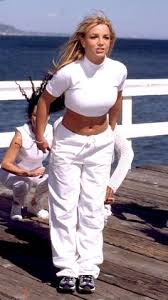 Oops i did it again tour backstage london 2000. Idei Na Temu Britni Spirs 18 V 2021 G Britni Spirs Stil Vosmidesyatyh Moda 2000 H