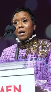 Yolanda Frazier's Instagram, Twitter & Facebook