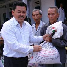 Cô là một á hậu, là siêu mẫu rất khá nổi tiếng của việt nam trong năm 2009. Vá»£ Ong DÅ©ng Lo Voi Tá»' Cao Bá»‹ LÆ°Æ¡ng Y Vo Hoang Yen Lá»«a Ä'áº£o Hang TrÄƒm Tá»· Tiá»n Cá»©u Trá»£ Xay Chua