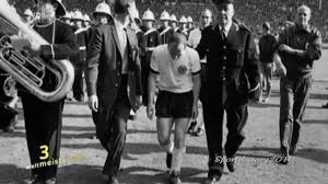 Diese weltmeisterschaft wird insbesondere aus deutscher sicht für immer unvergessen bleiben. Fussball Wm Skandale 8 Wembley Tor 1966 Youtube
