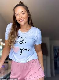 The actress and reigning i'm a celeb winner, 28, shed. Jacqueline Jossa Fordert Nachtwasche Bereich Inmitten Ehe Drama Aktuelle Boulevard Nachrichten Und Fotogalerien Zu Stars Sternchen