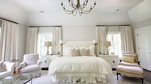 Be inspired by these sumptuous traditional bedroom design ideas and schemes and sleep like royalty. 12 Luxurious Traditional Bedroom Designs For Your Home