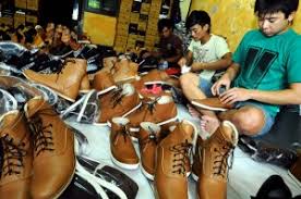 Check spelling or type a new query. Menengok Keberadaan Perajin Sepatu Cibaduyut Sekarang