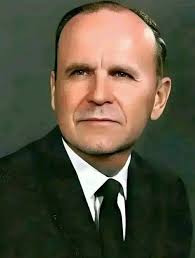 In the midst of the street of it,and