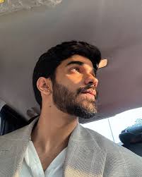 Raj Varma (@snaxgaming) • Instagram photos and videos