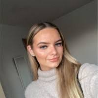 Leah Mccarthy's Instagram, Twitter & Facebook