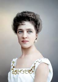 Giselle of the XX century: Olga SPESIVTSEVA. Nature seemed to have sculpted  Olga Spesivtseva for ballet, endowing her with the flexibility of her  figure, exquisitely elongated proportions: a swan's neck, graceful feet,