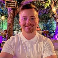 Emily Becht's Instagram, Twitter & Facebook