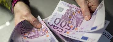 Suiza Investiga El Atasco De Los Inodoros De Un Banco Y Tres Bares Con Miles De Euros Triturados Https Link Crwd Fr 4cvo Billete De 500 Euros Suiza Billetes