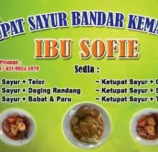 Hingga saat ini, lontong sayur masih menjadi hidangan yang tak boleh ketinggalan ada di momen lebaran. Ketupat Sayur Ibu Sofie Kemayoran Home Facebook