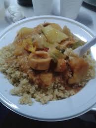Mettete a bollire i 300 ml d'acqua in una pentola, non appena bolle versate il cous cous e un cucchiaio d'olio, girate e coprite, tenetelo a riposo 5 minuti. Cous Cous Di Pesce Con Calamari E Verdure Da Leccarsi I Baffi Picture Of Nino Paranzoto Gite In Barca Lampedusa Tripadvisor