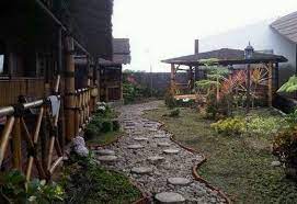 Featuring a complete list of amenities, guests will find their stay at the property a comfortable one. Rumah Kebun Lulu Villa Malang Booking Murah Mulai Rp293 504