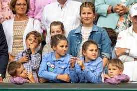 Federer was forced to withdraw from the atp world tour finals through injury, but rumours quickly circulated that a row with wawrinka played its part following his wife's behaviour. Roger Federer And Mirka Federer Need New Nannies World Celeb Zone