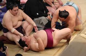 好調・御嶽海が土俵から転落し救急搬送 師匠は「あんな形でも勝ったのに」 - スポニチ Sponichi Annex スポーツ
