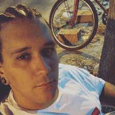 Waiting for 20 Year Counter Strike Service Medal