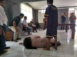 Tersangka Peragakan 27 Adegan Rekonstruksi Di Kasus Pembantaian Pasutri Di Lebaksiu Radar Banyumas