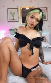 Paisley Paige - Free nude pics, galleries & more at Babepedia