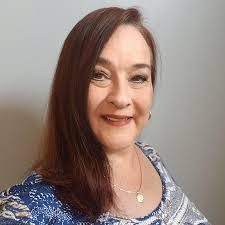 Lori Clark's Instagram, Twitter & Facebook