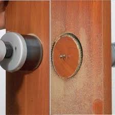 Astuce Scier Sans Abimer Le Contreplaque Ou Le Stratifie Astuce Bricolage Scie Cloche Bois Bricolage Utile
