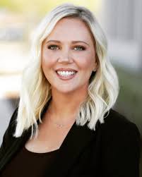 Nicole Krause's Instagram, Twitter & Facebook