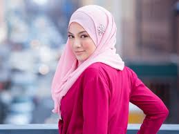 Remaja bawakan kepada korang kenangan shangkharee yang merupakan pemenang tempat ketiga dewi remaja 2009/2010. Nervous Sebelum Ke Ujibakat Dewi Remaja Ini 5 Pesanan Neelofa Untuk Bakal Peserta Remaja
