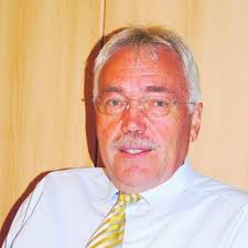 Helmut Ott legt seine Ämter nieder