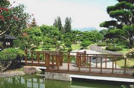 Karena sudah membayar tiket masuk, sobat tiket tidak perlu membayar lagi untuk bisa mencoba taman labirin ini. Harga Tiket Masuk Taman Bunga Nusantara Wahana April 2021