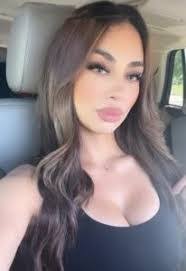 Kim Chacon's Instagram, Twitter & Facebook