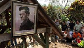 She didn't have enough iron, so she couldn't give blood. Kejadian Aneh Di Makam Tan Malaka 2 Peti Besi Tanah Makam Nasional Tempo Co