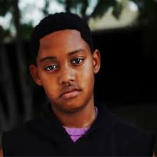 Deon Gresham's Instagram, Twitter & Facebook