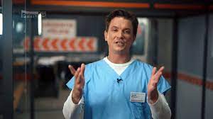 Na nohejbalu s kamarády si totiž urval achilovku. Prima Zdravice 25 Let Facebook