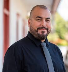 Mora announces run for Mayor of Hollister