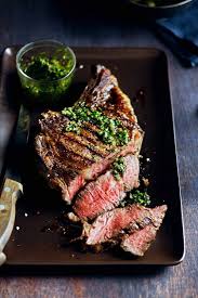 Steak Aus Der Hochrippe Mit Krautersosse Rezept Hochrippe Krautersosse Leckeres Essen