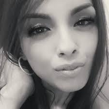 Danielle Salas (@dlsgonzalez)