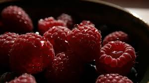 Fruits Fresh Red Berries With Water Drops Wallpaper In 2020 Raspberry Fruit Food