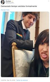 Filiado ao partido justicialista, foi eleito no primeiro turno da eleição de 2019 após derrotar o presidente mauricio macri, que tentava reeleição. Estanislao Fernandez Poso Junto A Su Novia En La Casa Rosada