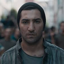 Show tv'nin en çok izlenen dizisi olan çukur sevenlerinin karşısına çıkıyor. Cukur Dizisi Oyunculari Kimdir Show Tv